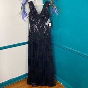 Karl Lagerfeld Paris black sequin overlay classic v neck gown NWT
